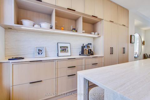 Photo 13 at 27 - 12 Powseland Crescent, West Woodbridge, Vaughan