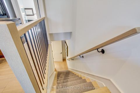 Photo 36 at 27 - 12 Powseland Crescent, West Woodbridge, Vaughan