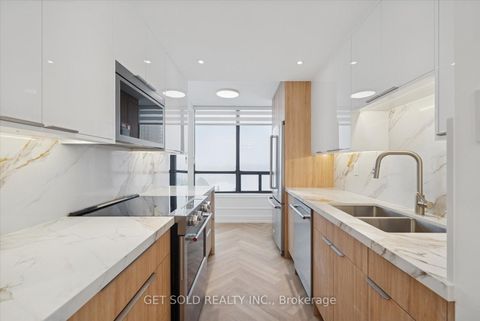 Photo 10 at 903 - 7440 Bathurst Street, Brownridge, Vaughan