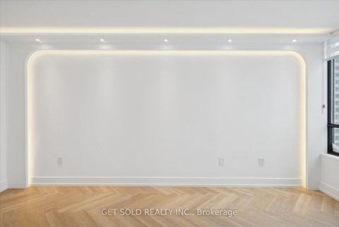 Photo 18 at 903 - 7440 Bathurst Street, Brownridge, Vaughan