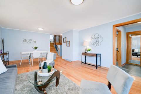 Photo 3 at 15 Prattley Drive, Don Valley Village, Toronto