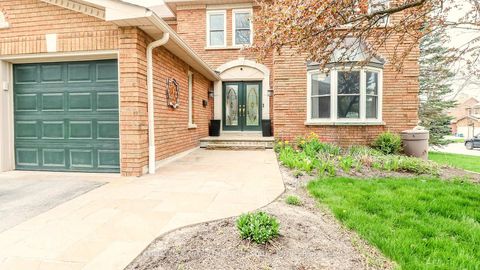 Photo 2 at 37 Falling Brook Drive, Bayshore, Barrie