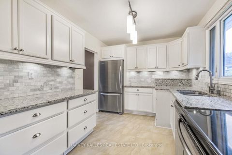 Photo 7 at 246 Brighton Avenue, Bathurst Manor, Toronto