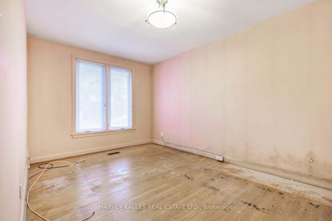 Photo 9 at 246 Brighton Avenue, Bathurst Manor, Toronto