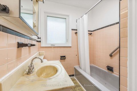 Photo 14 at 246 Brighton Avenue, Bathurst Manor, Toronto