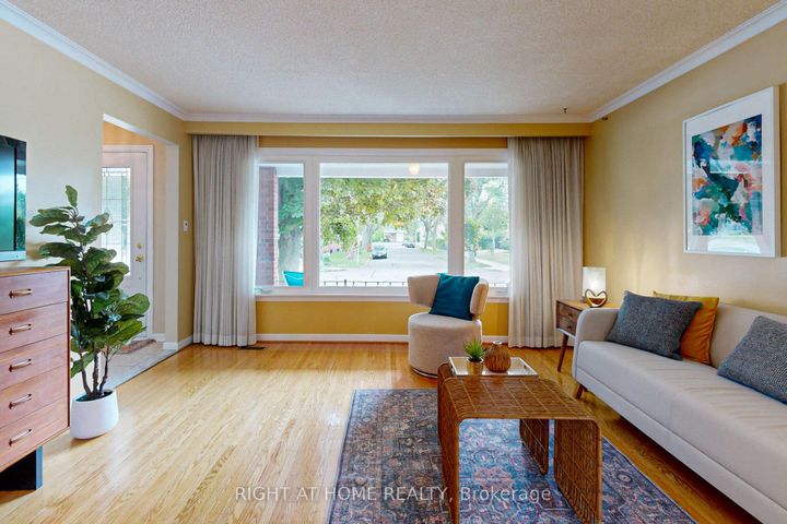 Photo 3 at 220 Homewood Avenue, Newtonbrook West, Toronto