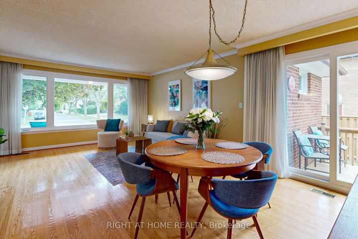 Photo 5 at 220 Homewood Avenue, Newtonbrook West, Toronto