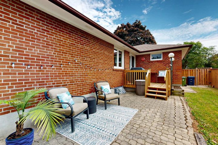 Photo 17 at 220 Homewood Avenue, Newtonbrook West, Toronto