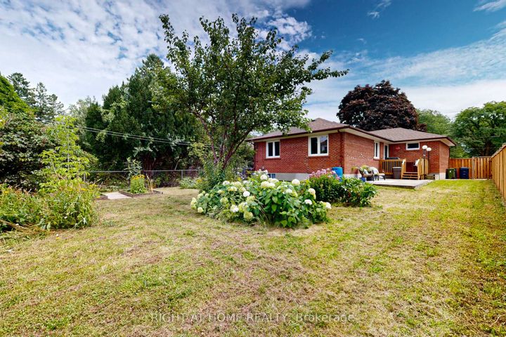 Photo 19 at 220 Homewood Avenue, Newtonbrook West, Toronto