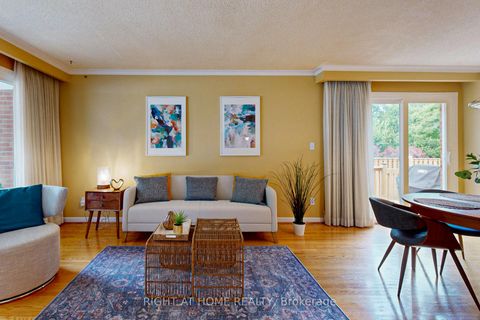 Photo 2 at 220 Homewood Avenue, Newtonbrook West, Toronto