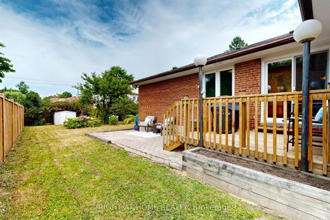 Photo 16 at 220 Homewood Avenue, Newtonbrook West, Toronto