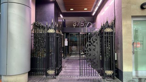 Photo 5 at 810 - 375 King Street W, Waterfront Communities C1, Toronto