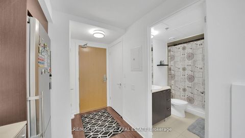 Photo 6 at 810 - 375 King Street W, Waterfront Communities C1, Toronto
