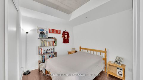 Photo 11 at 810 - 375 King Street W, Waterfront Communities C1, Toronto