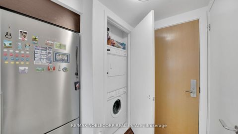 Photo 13 at 810 - 375 King Street W, Waterfront Communities C1, Toronto