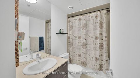 Photo 14 at 810 - 375 King Street W, Waterfront Communities C1, Toronto