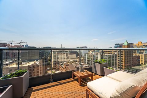 Photo 2 at 1405 - 438 King Street W, Waterfront Communities C1, Toronto