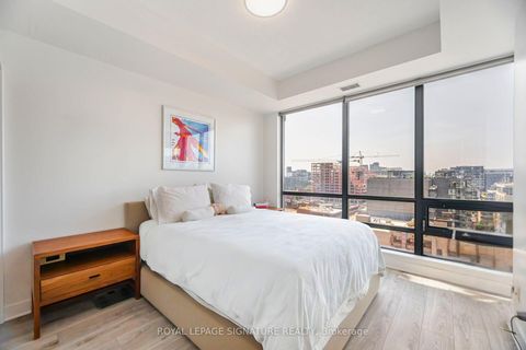 Photo 11 at 1405 - 438 King Street W, Waterfront Communities C1, Toronto