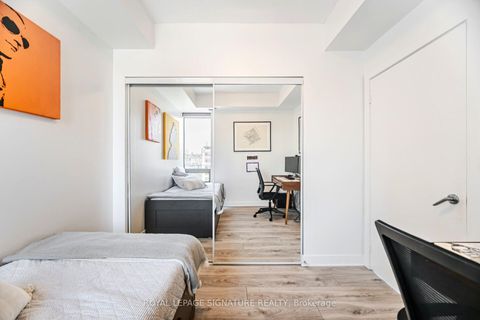 Photo 17 at 1405 - 438 King Street W, Waterfront Communities C1, Toronto