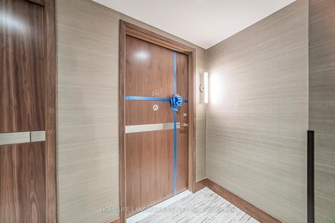 Photo 15 at 2315 - 1 Concord Cityplace Way, Waterfront Communities C1, Toronto