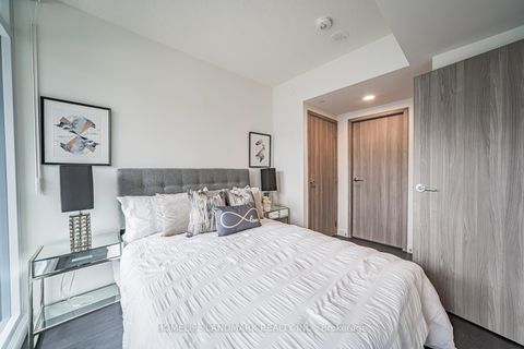 Photo 33 at 2315 - 1 Concord Cityplace Way, Waterfront Communities C1, Toronto