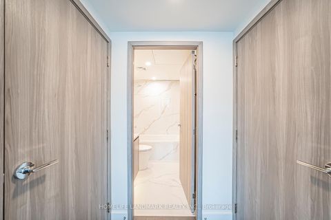 Photo 34 at 2315 - 1 Concord Cityplace Way, Waterfront Communities C1, Toronto