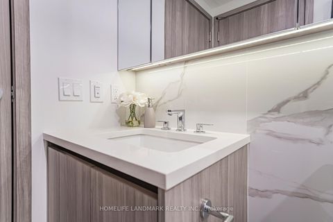 Photo 40 at 2315 - 1 Concord Cityplace Way, Waterfront Communities C1, Toronto