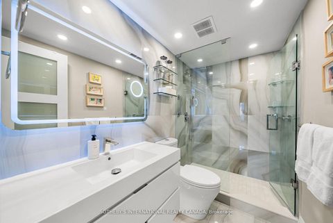 Photo 22 at 301 - 235 St Clair Avenue W, Casa Loma, Toronto