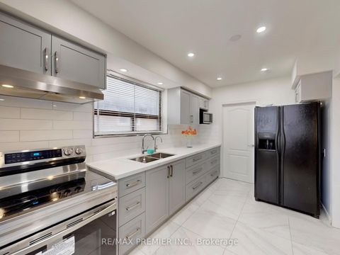 Photo 5 at 30 Moncrieff Drive, Kipling, Toronto