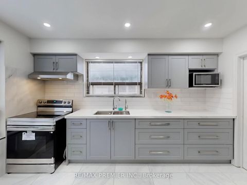 Photo 6 at 30 Moncrieff Drive, Kipling, Toronto