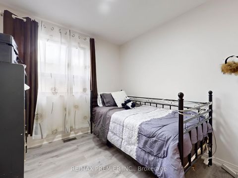 Photo 12 at 30 Moncrieff Drive, Kipling, Toronto