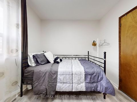 Photo 13 at 30 Moncrieff Drive, Kipling, Toronto