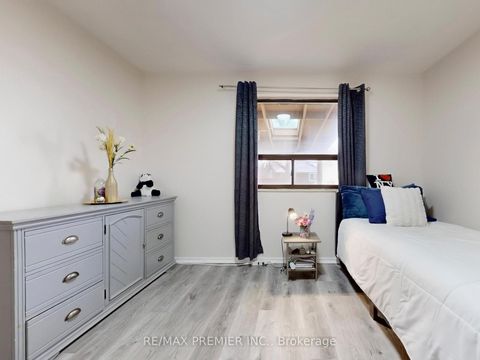 Photo 14 at 30 Moncrieff Drive, Kipling, Toronto