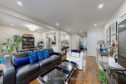 Photo 8 at 44 - 30 Dundalk Drive, Dorset Park, Toronto