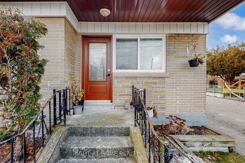 Photo 2 at 46 Glenshephard Drive, Kennedy Park, Toronto
