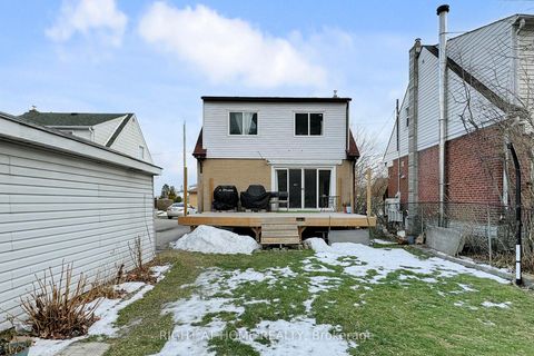 Photo 3 at 46 Glenshephard Drive, Kennedy Park, Toronto