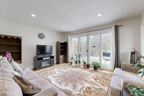 Photo 10 at 46 Glenshephard Drive, Kennedy Park, Toronto