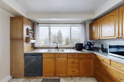 Photo 18 at 46 Glenshephard Drive, Kennedy Park, Toronto