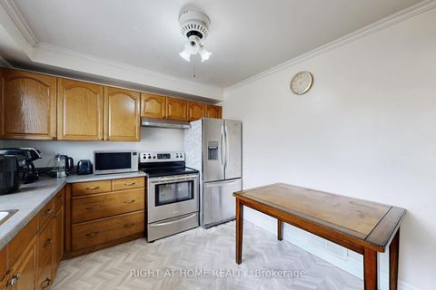 Photo 19 at 46 Glenshephard Drive, Kennedy Park, Toronto