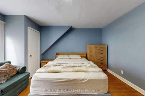 Photo 23 at 46 Glenshephard Drive, Kennedy Park, Toronto