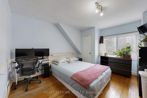 Photo 24 at 46 Glenshephard Drive, Kennedy Park, Toronto