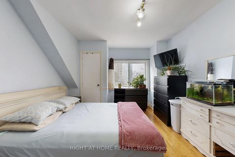 Photo 25 at 46 Glenshephard Drive, Kennedy Park, Toronto