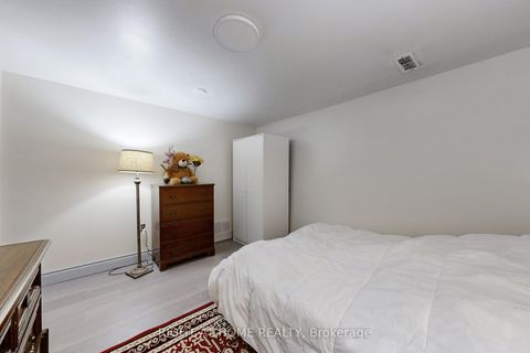 Photo 34 at 46 Glenshephard Drive, Kennedy Park, Toronto