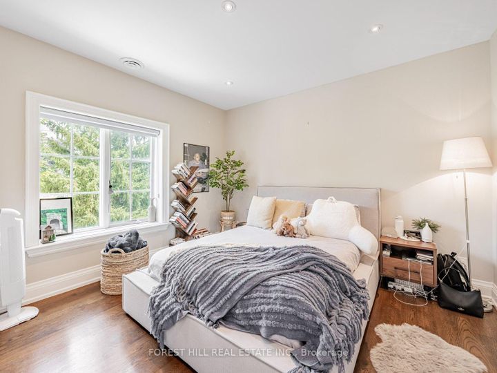 Photo 22 at 302 Pinehurst Drive W, FD Ford, Oakville