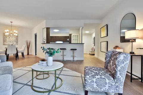 Photo 10 at 101 - 9 Chalmers Road, Doncrest, Richmond Hill