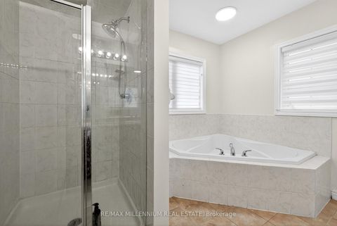 Photo 21 at 75 Twin Hill Crescent, Vellore Village, Vaughan