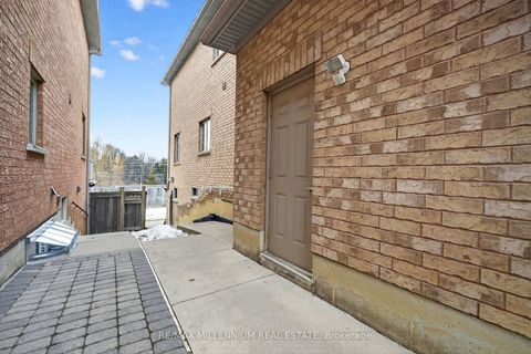 Photo 45 at 75 Twin Hill Crescent, Vellore Village, Vaughan