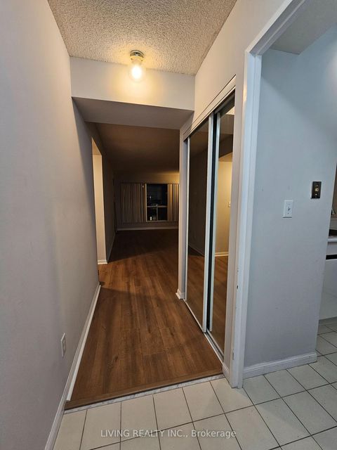 Photo 2 at 801 - 7 Carlton Street, Yonge Corridor, Toronto