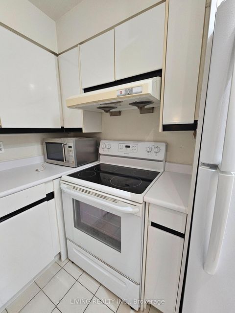 Photo 3 at 801 - 7 Carlton Street, Yonge Corridor, Toronto