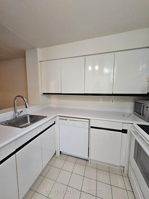 Photo 4 at 801 - 7 Carlton Street, Yonge Corridor, Toronto